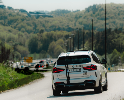 Randesund Trafikkskole-førerkortpakke klasse B totalpakke pluss skolebil med skoleskilt fra Randesund trafikkskole