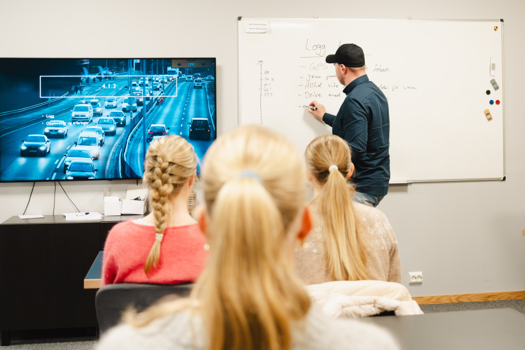 Randesund Trafikkskole-trafikalt grunnkurs pakke Undervisning i trafikalt grunnkurs pakke ved Randesund trafikkskole